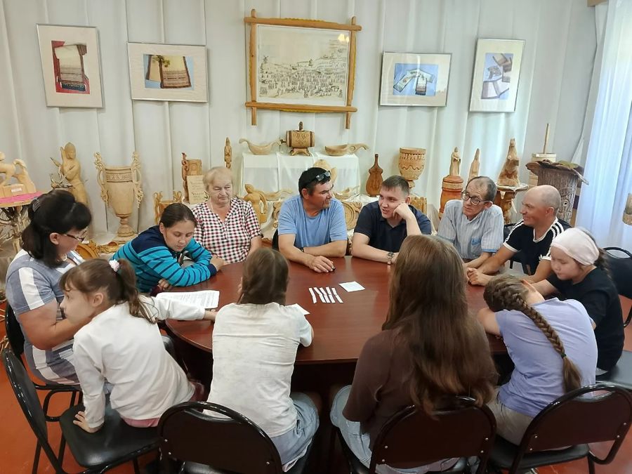 Граждане с инвалидностью – участники познавательного часа «Здоровый образ жизни»