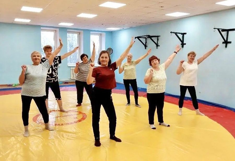 Активное долголетие: «серебряные» волонтёры выбирают спорт