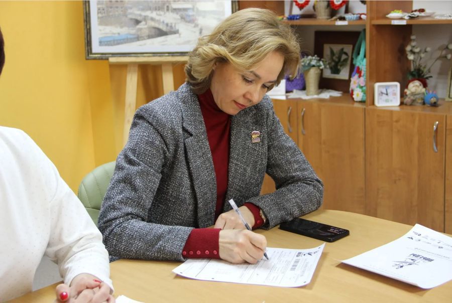 Алена Елизарова написала «Диктант Победы» вместе с серебряными волонтёрами Чебоксар