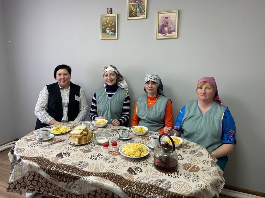 Бытовые навыки с наставником: от утюга до плиты