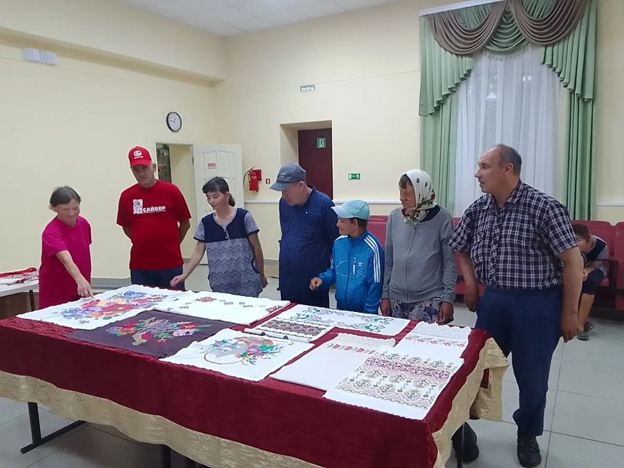 Выставка «В краю ста тысяч вышивок»