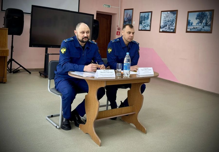 В семейном МФЦ г. Канаш состоялась встреча с первым заместителем Прокурора Чувашии