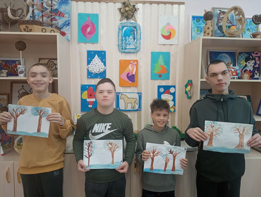 Рисование «Деревья в снегу»