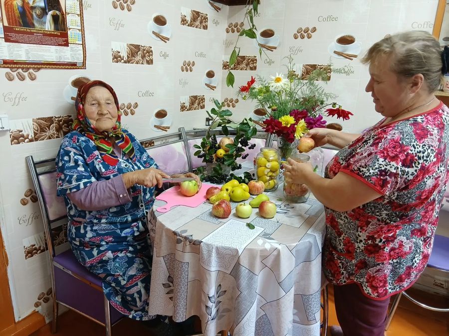 С яблочным Спасом!