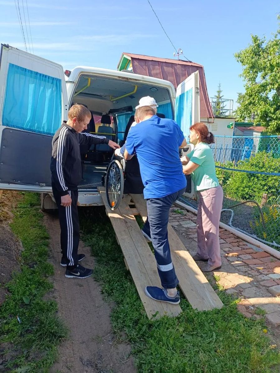 В Чебоксарах помогли семье участника СВО добраться на дачу