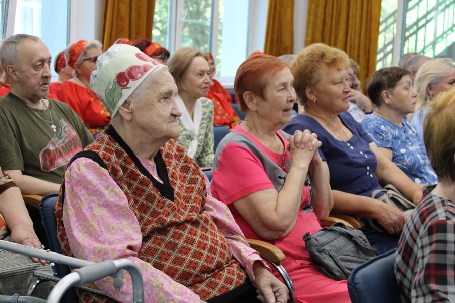 Концерт ко Дню России прошёл в столичном Комплексном центре