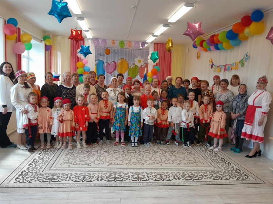 Крепкая семья: Праздник для детей в Чурачиках.