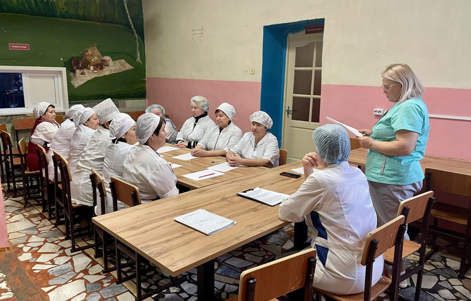 В БУ «Тарханском ПНИ» прошёл очередной урок по повышению квалификации работников кухни-столовой