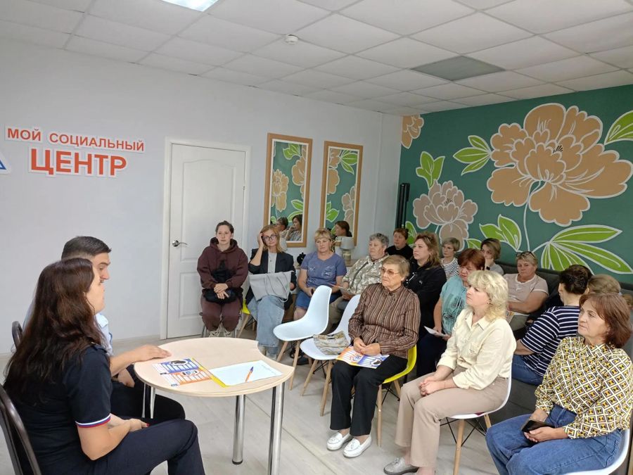 Как не стать жертвой: полицейские научили «серебряное» поколение распознавать уловки мошенников