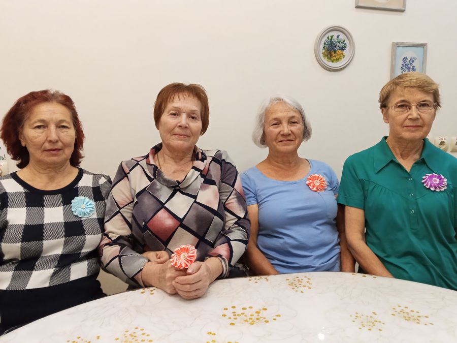 Канзаши: бантики или брошки?