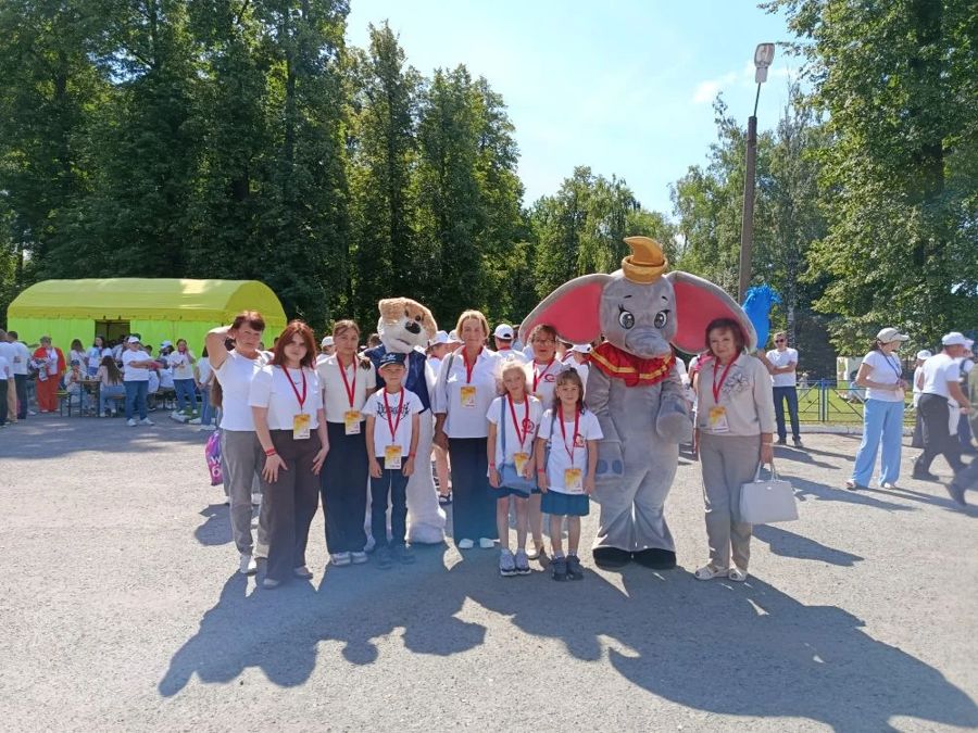 Семьи Аликовского муниципального округа приняли участие в IV региональном форуме многодетных семей «Многодетная Чувашия»