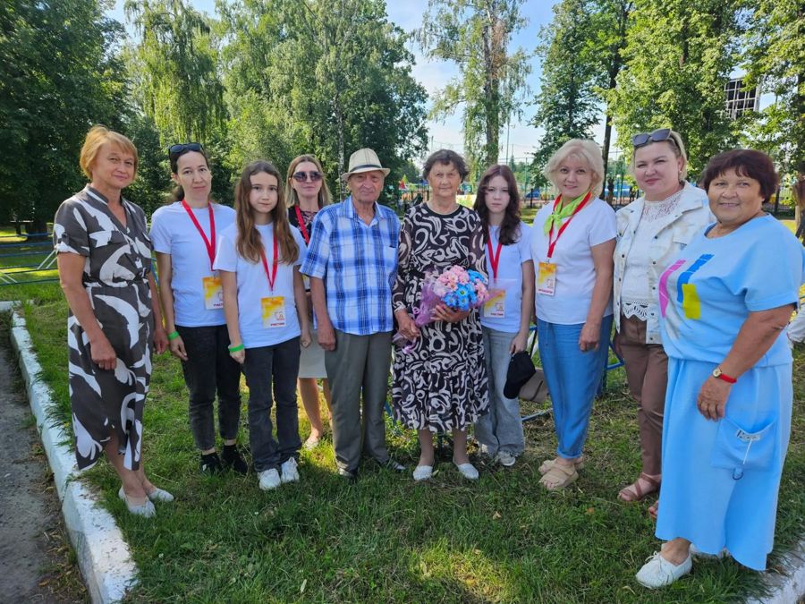 Мастер-классы БУ «Козловский КЦСОН» Минтруда Чувашии на праздновании Дня семьи, любви и верности в Вурнарском муниципальном округе.