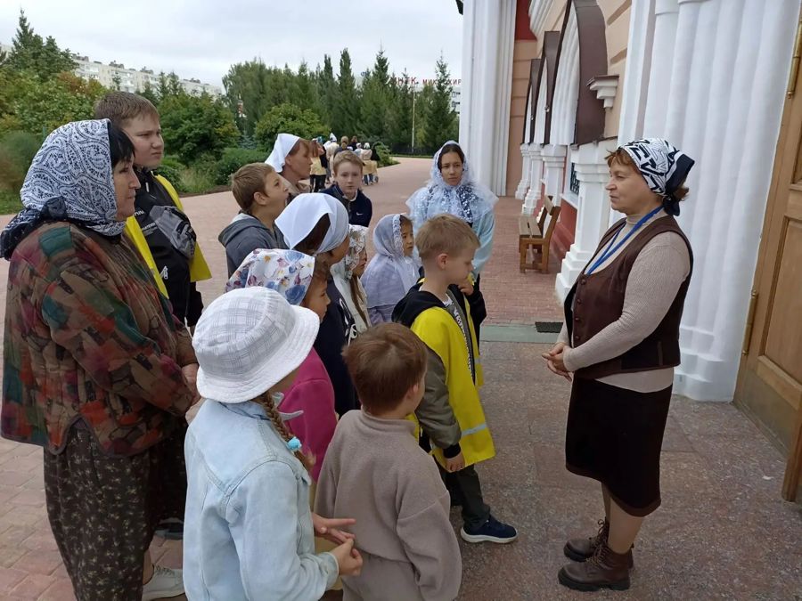 Воспитанники лагеря посетили храм Новомучеников и исповедников Российских