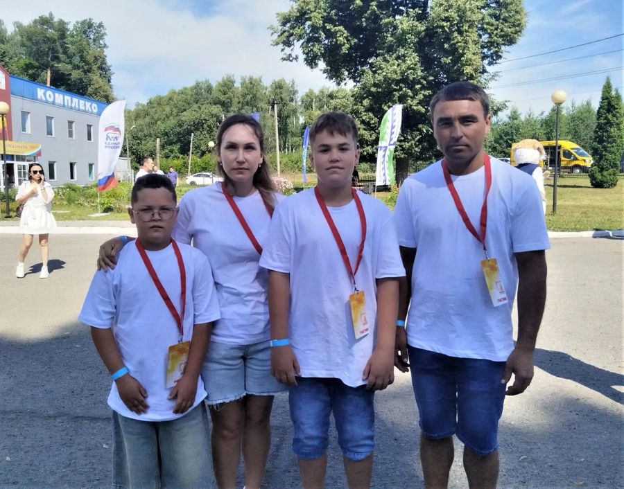 Шумерлинская семья Петровых на форуме «Многодетная Чувашия-2026»