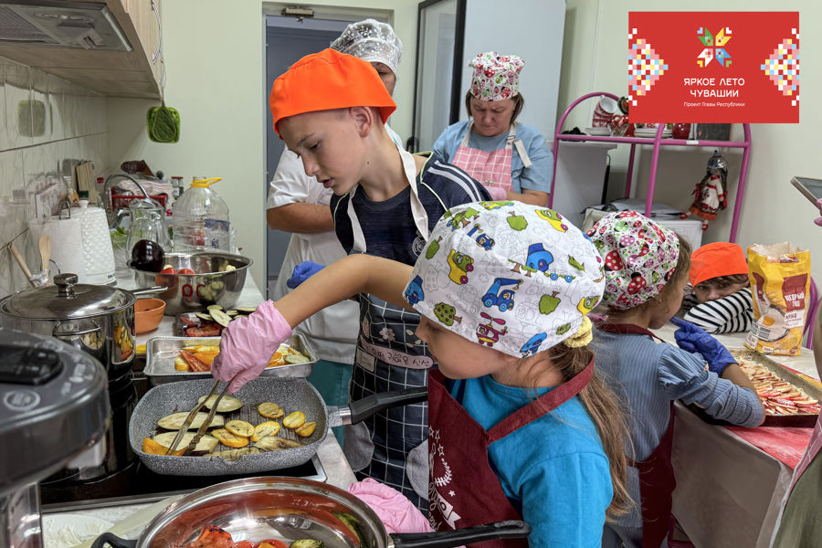 Яблочный спас собрал юных кулинаров на семейный мастер-класс