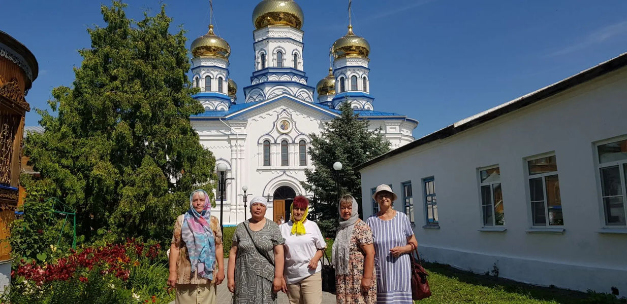 Получатели социальных услуг Цивильского ЦСОН приняли участие в празднике Тихвинской иконы Божией Матери