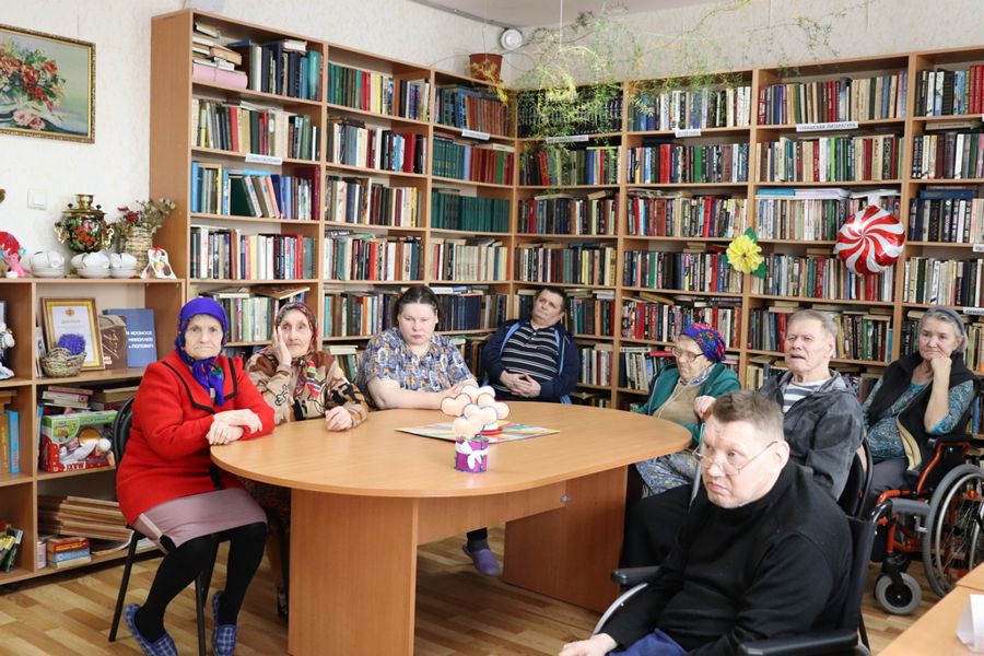 Жители дома-интерната проводят время с пользой для ума
