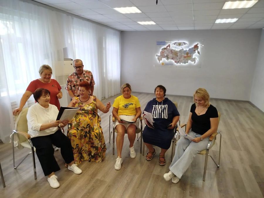 «Кружевница» расширяет горизонты: в Шумерлинском КЦСОН продолжаются встречи любителей песни