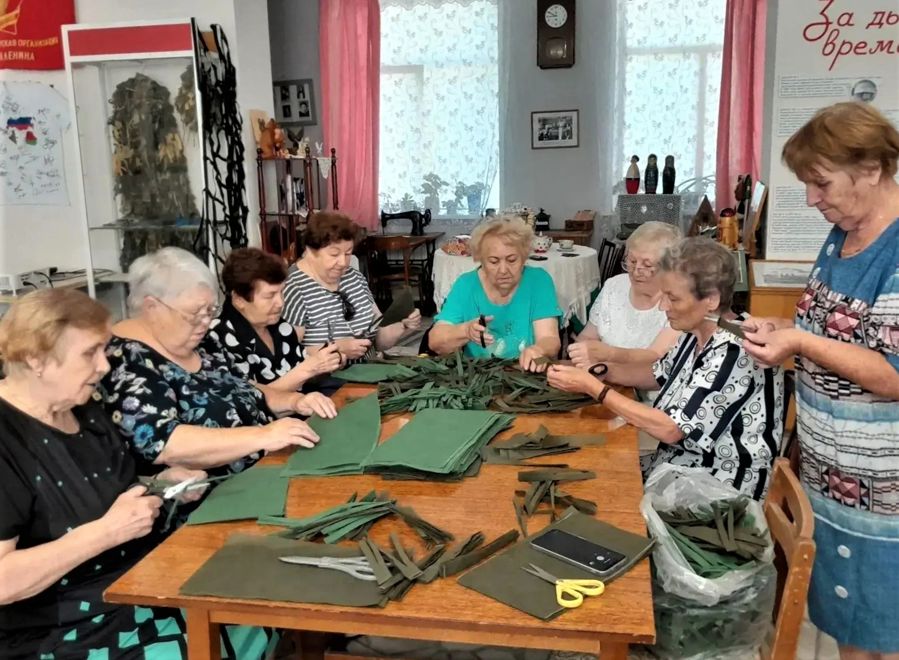 Тепло сердец для наших защитников: как работают «серебряные» волонтеры в Шумерле