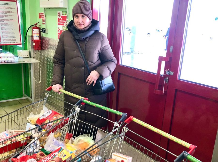 Забота с доставкой на дом: благотворительный фонд и соцработники помогают пенсионерам