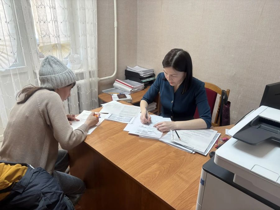 Мобильная бригада Реабилитационного центра провела прием детей с ОВЗ в г. Цивильск