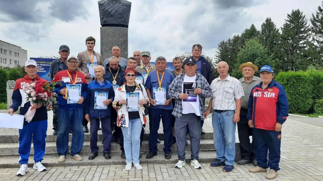 Хранители традиций: «серебряные» волонтеры стали активными участниками праздника в честь лётчика-космонавта Николаева