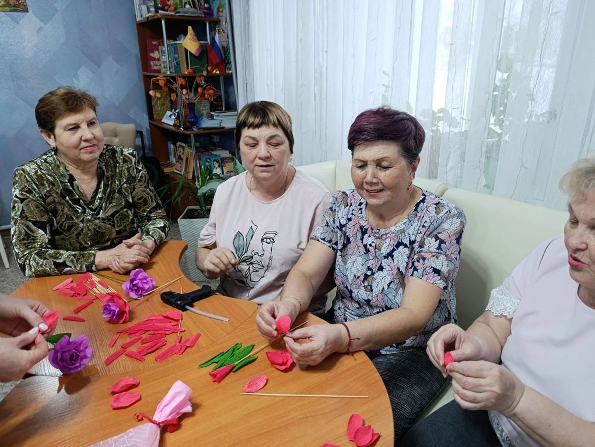 Мастер-класс по созданию праздничных букетов в "Моем социальном центре"