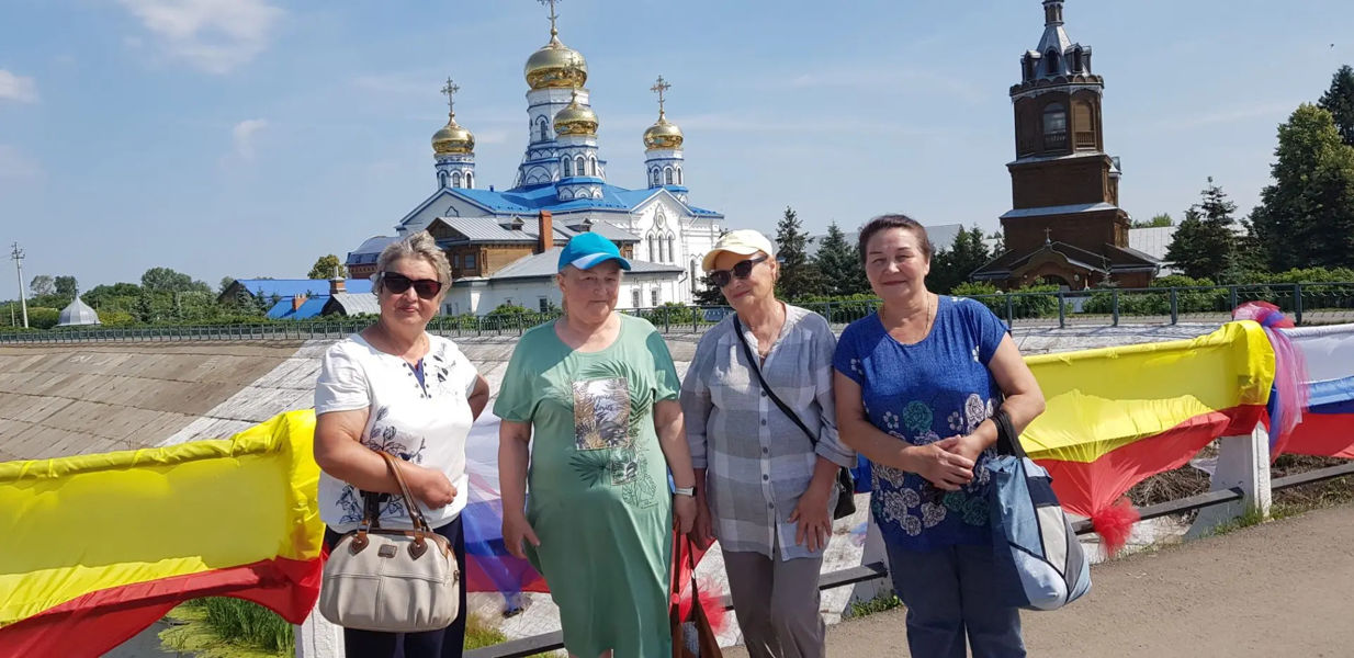 Крепкие семейные традиции: получатели социальных услуг посетили Цивильскую Тихвинскую ярмарку