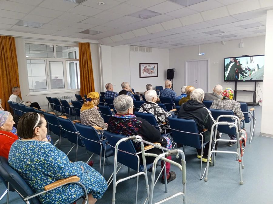 С пенсионерами говорили про день Бородина
