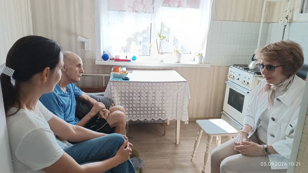 Когда теория встречается с практикой: в Комплексном центре Чебоксар побывала представитель фонда «Старость в радость»