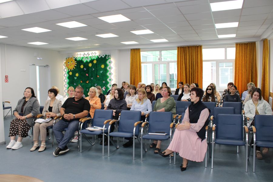 Встреча в Комплексном центре: о предстоящих выборах доступно и по делу