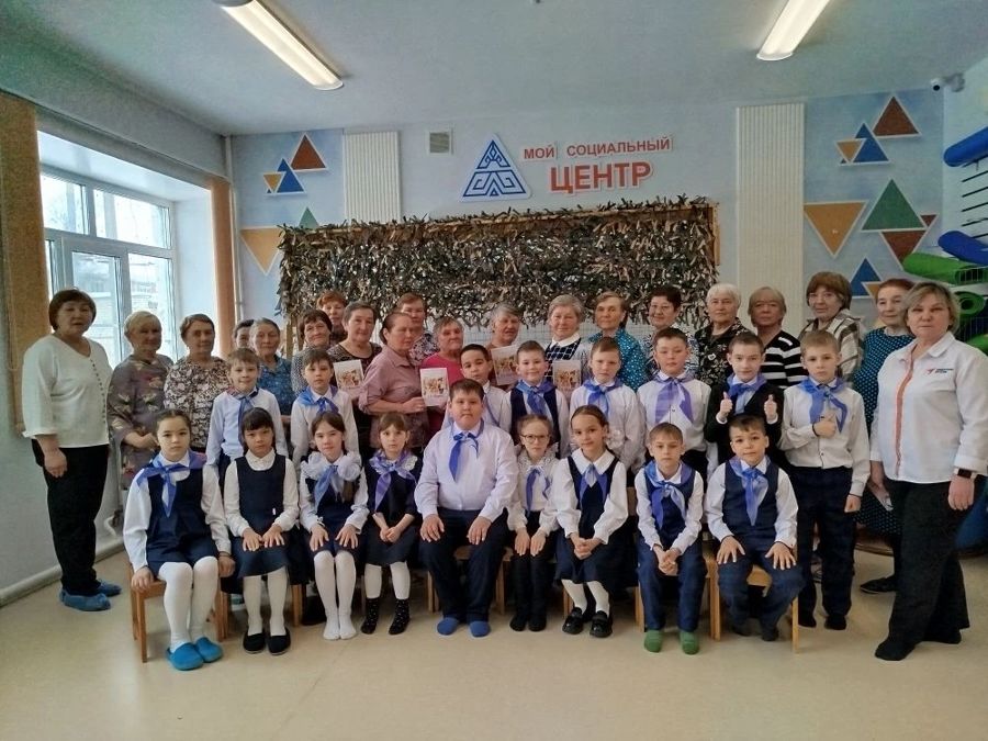 Волшебство доброты и сердечности: Международный женский день в центре активного долголетия.