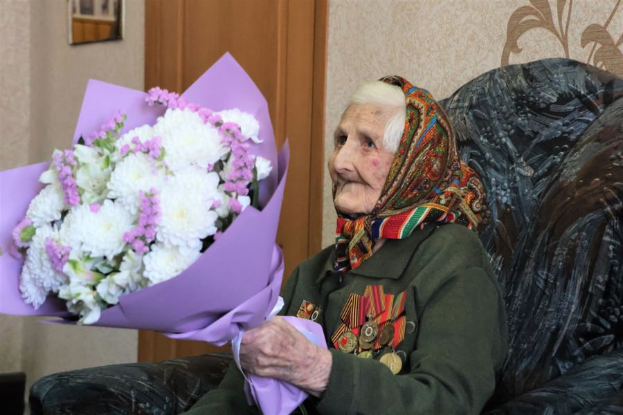 Спасибо за Победу: в Цивильске поздравили участницу Великой Отечественной войны Нину Андреевну Федорову.