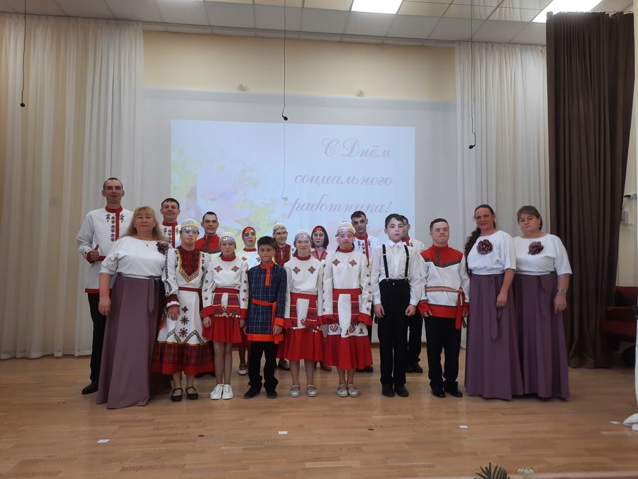 В Кугесьском детском доме-интернате поздравили сотрудников с профессиональным праздником