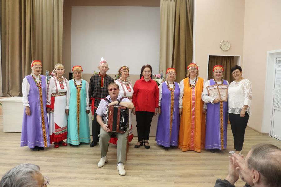 Главное, ребята, сердцем не стареть!
