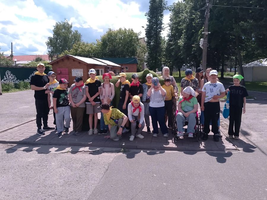В гости к пушистым друзьям: воспитанники лагеря «Феникс» побывали в зооуголке «Ковчег»
