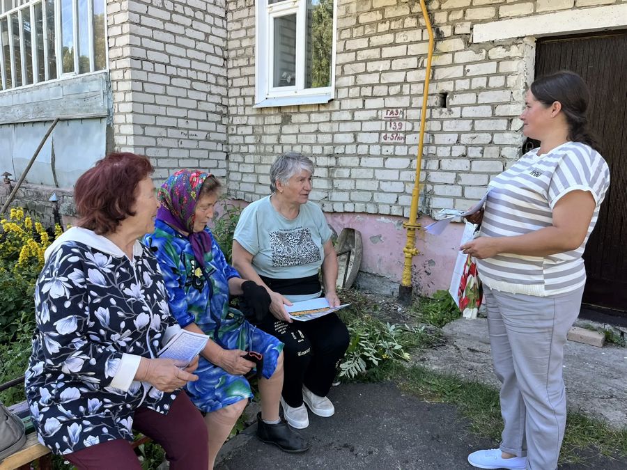 Социальная поддержка на дому: специалисты КЦСОН встретились с пожилыми жителями Шумерли