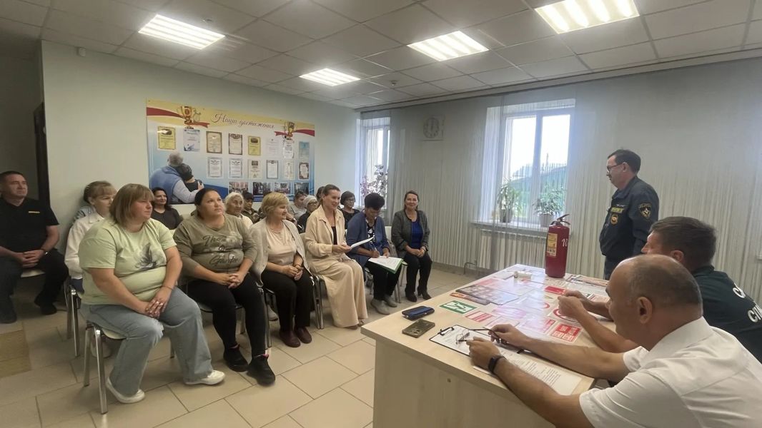 Безопасность превыше всего: в Ядринском КЦСОН прошел обучающий семинар