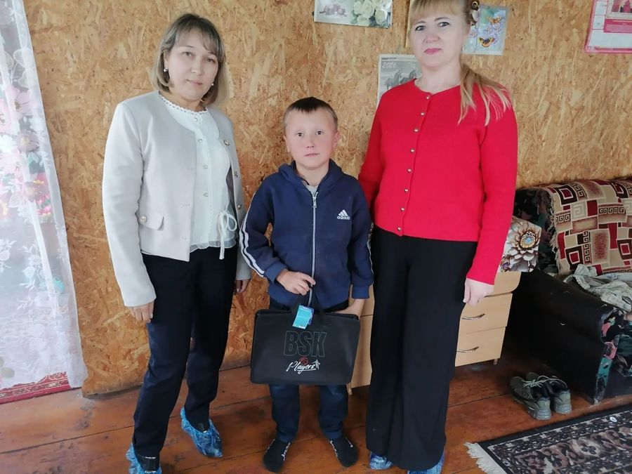 Акция «Помоги пойти учиться»