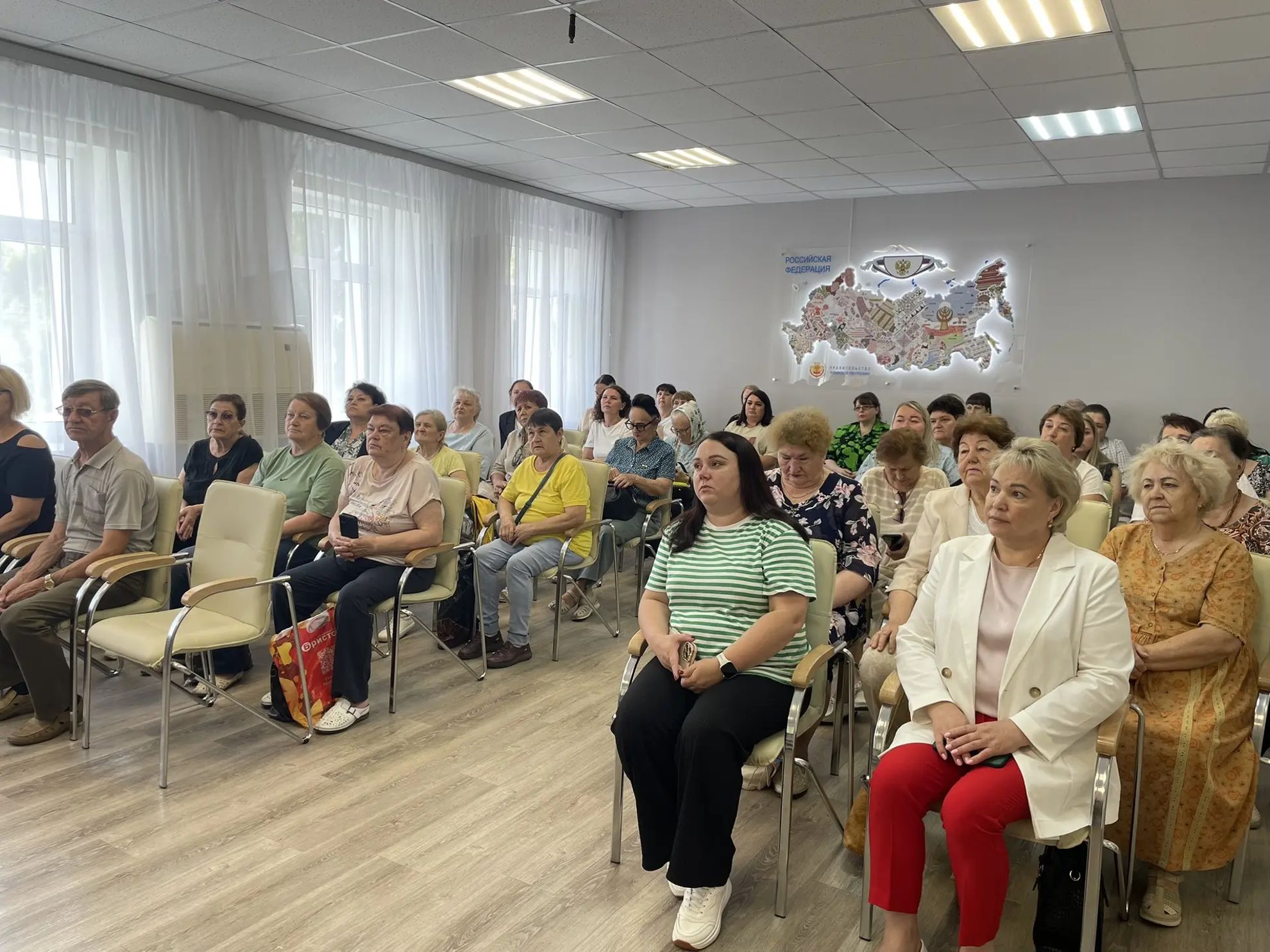 Безопасность — в приоритете: в Шумерлинском КЦСОН провели обучающее занятие