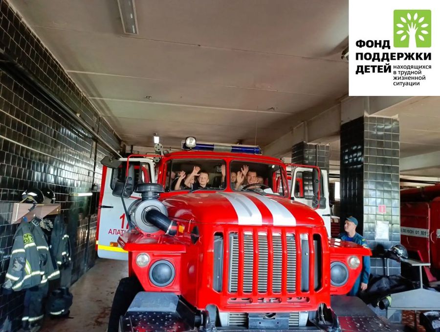 Смена в детском лагере продолжается