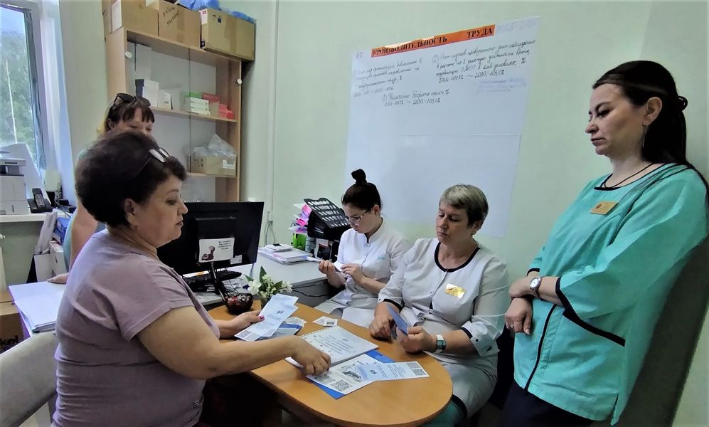 Специалисты по уходу провели встречу для медиков