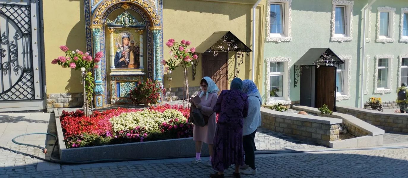 Чебоксарские пенсионеры отправились в путешествие в Дивеево