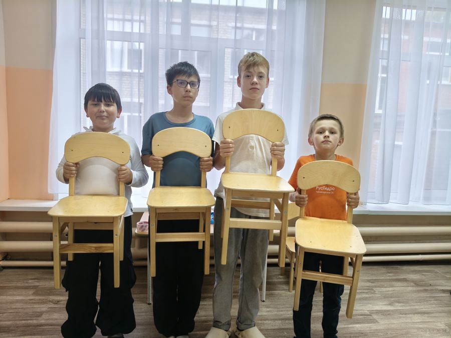 Трудовое воспитание «Ремонт стульев»