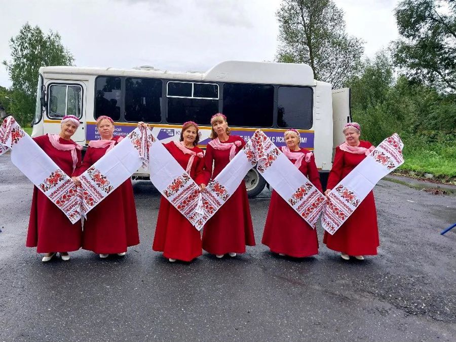 Визитная карточка нацпроекта «Семья»: ансамбль «Серебряные каблучки» на фестивалях и праздниках — прямой отсыл к роли коллектива в рамках проекта