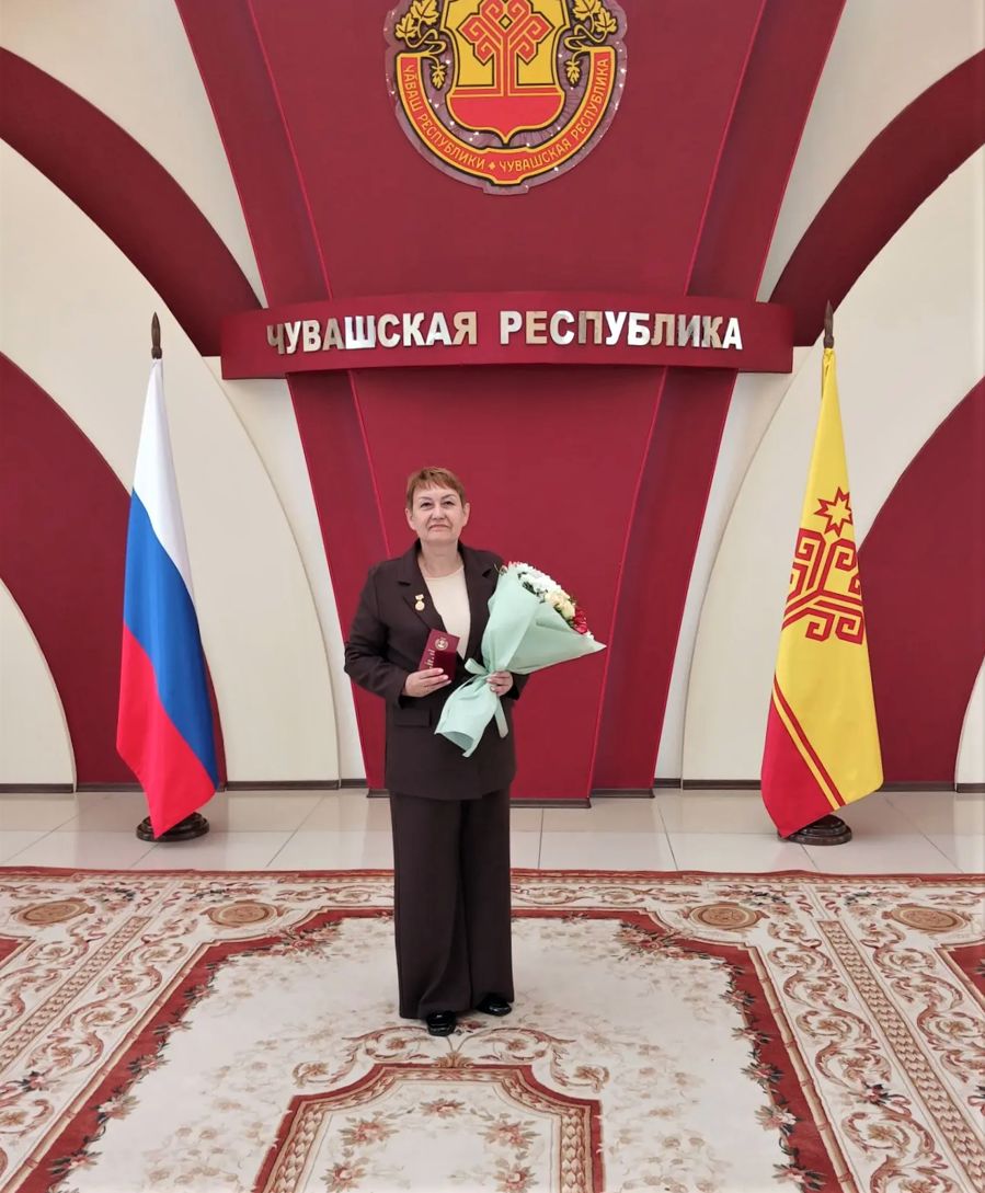 Поздравляем Аллу Митину, заведующего отделением помощи семье и детям Шумерлинского КЦСОН, с 20-летием профессиональной деятельности!