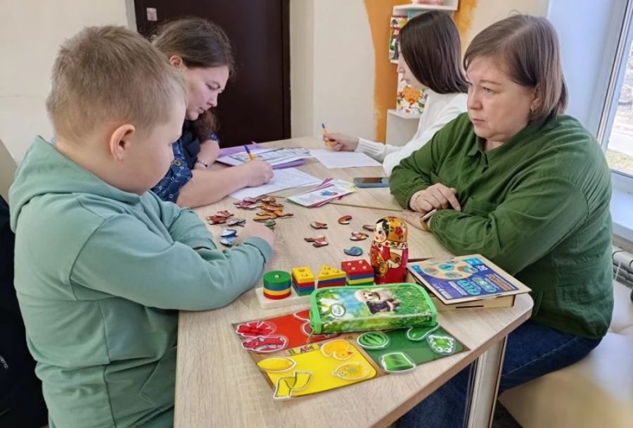 Семьи, воспитывающие детей с особенностями развития, получили квалифицированную помощь