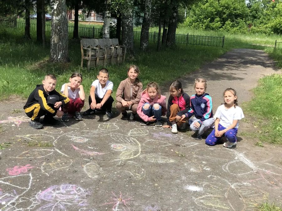 «Мир, в котором я живу»: на асфальте расцвело детское счастье