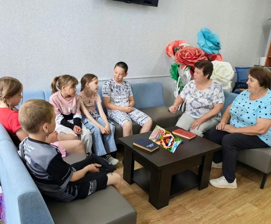 Семья и Родина едины: уроки патриотизма от старшего поколения в Козловском КЦСОН