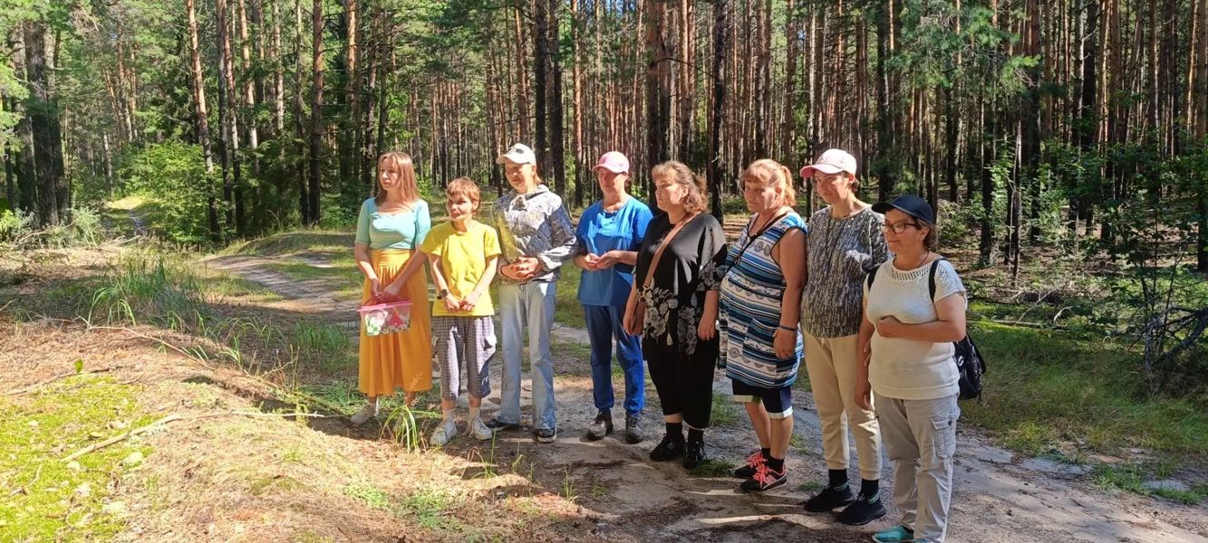 День желаний получатели социальных услуг загадали глобальные мечты у «дерева надежд».